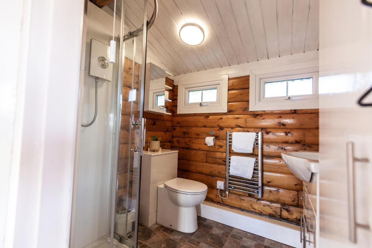 Welsh Retreat 2 Bedroom Log Cabin - Seren Property Trawsfynydd Exteriör bild